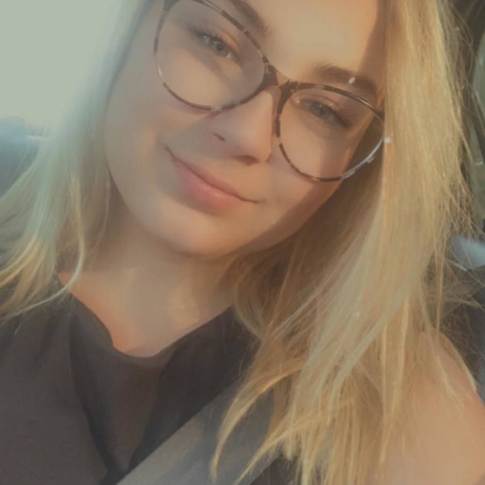 Meet your Posher, Whitney